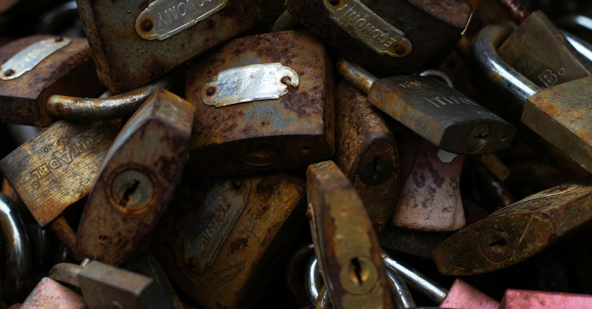 locksmith tools keys — Top Locksmith Pro