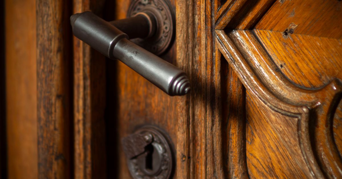 door security hardware — Top Locksmith Pro