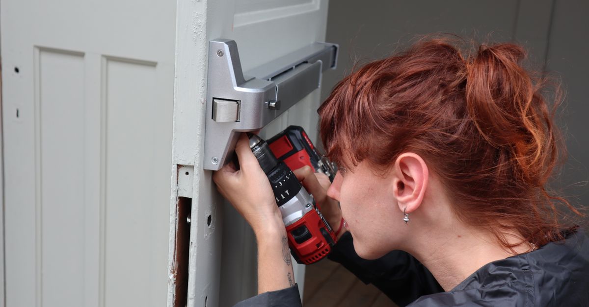 locksmith service technician — Top Locksmith Pro